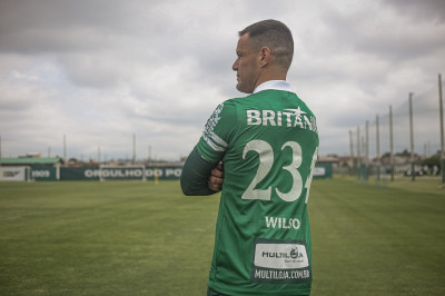 Wilson renova com o Coritiba até 2022