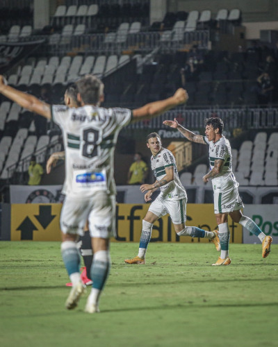 Coritiba vence o Vasco e se mantem vivo!