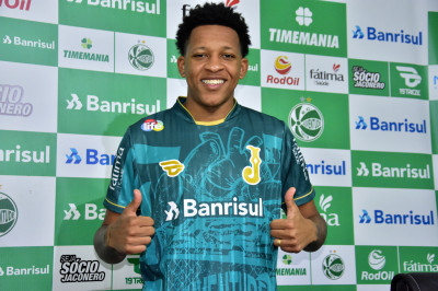 Gustavo Bochecha a caminho do Coritiba