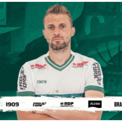 Henrique é apresentado pelo Coritiba