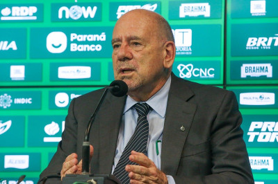 Coritiba oficializa saída de Brunoro