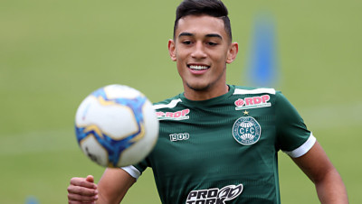 Coritiba deve faturar com Vitor Carvalho