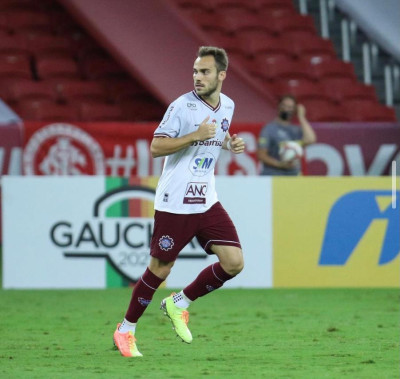 Felipe Tontini pode chegar ao Alto da Glória