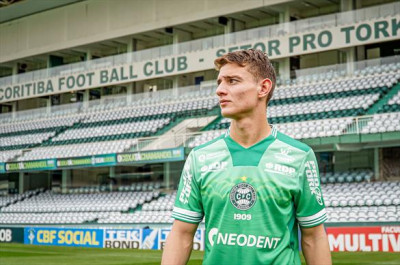 Coritiba lança terceiro uniforme