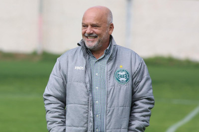 Coritiba demite head de futebol