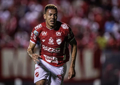 Atacante Clayton é o mais novo reforço do Coritiba