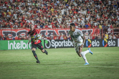 Coxa vence nos pênaltis e se classifica