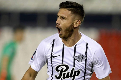 Coritiba próximo de acerto com atacante argentino