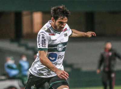 Justiça não autoriza pagamento antecipado ao atacante Cerutti