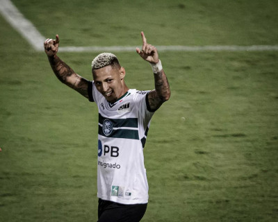 Neilton é reintegrado ao elenco do Coritiba