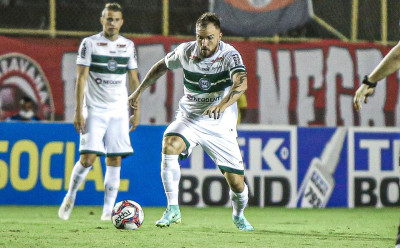 Willian Farias e Henrique continuam entregues ao Departamento Médico
