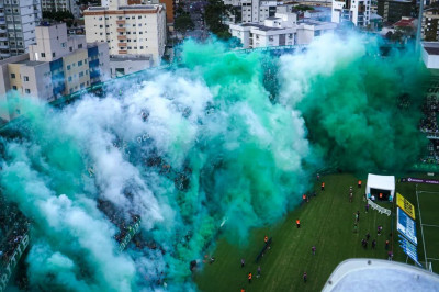 Coritiba bate recorde de público contra o Flamengo