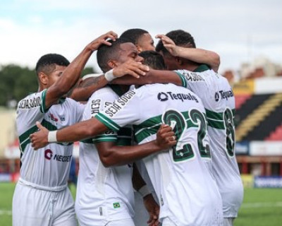 Coxa vence o São José na estreia da Taça São Paulo