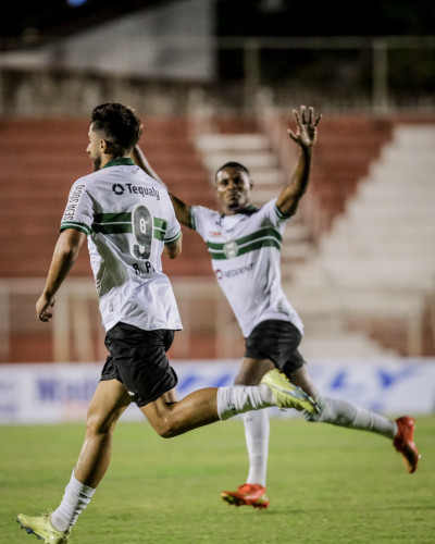Coxa faz grande primeiro tempo e vence o Foz do Iguaçu