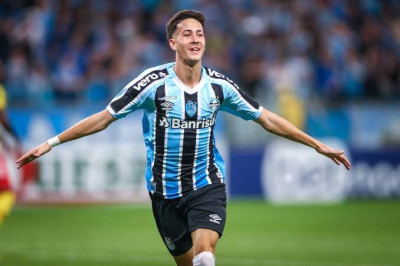Coritiba contrata meia do Grêmio