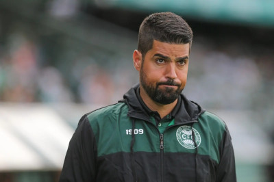 António Oliveira não é mais o técnico do Coritiba