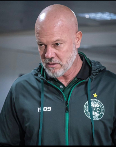 Coritiba viaja para enfrentar o Sport em jogo decisivo