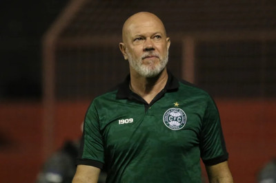 Zago e o difícil desafio no comando do Coritiba
