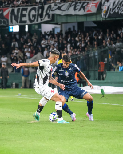Coxa empata contra o Vasco e segue sem vencer