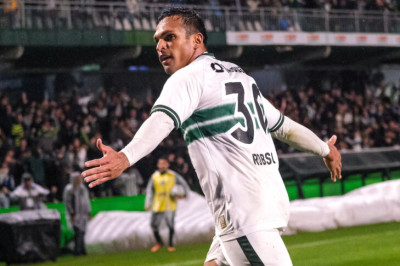 Coritiba enfrenta o Cruzeiro para tentar confirmar a boa fase