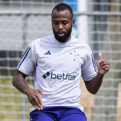 Zagueiro do Cruzeiro acerta com o Coritiba