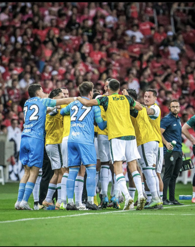 Em jogo maluco, Coritiba vence o Internacional
