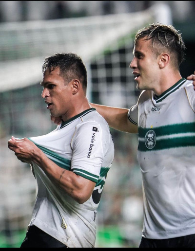 Coxa estreia com vitória no Paranaense