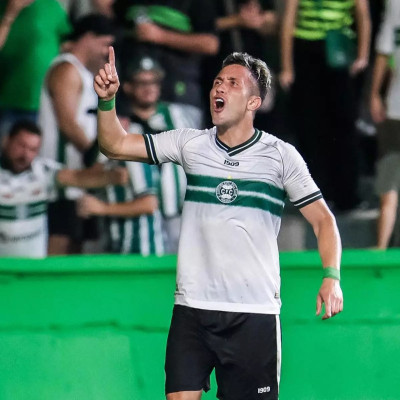 Coritiba enfrenta o São Joseense em busca de vitória inédita