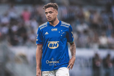 Meia do Cruzeiro não deve fechar com o Coritiba