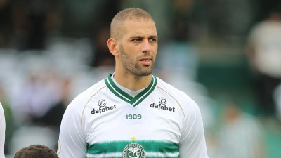 Slimani terá retorno antes do previsto ao Coritiba