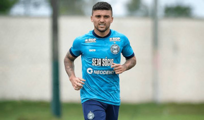 Victor Luis não é mais jogador do Coritiba 