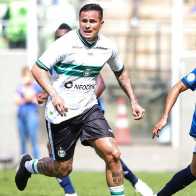 Edu próximo de deixar o Coritiba