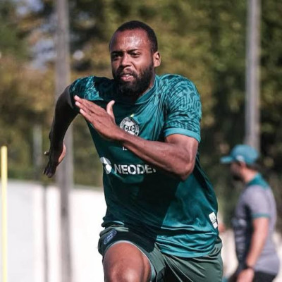 Coritiba empresta zagueiro ao Vitória