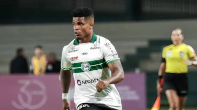 Coxa terá desfalques na zaga para jogo contra o Avai