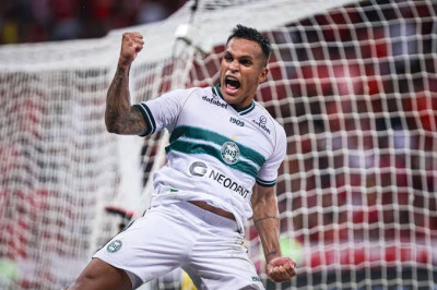 Robson é a novidade para o jogo contra o Amazonas