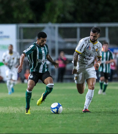 Em noite de péssima atuação, Coritiba perde para o Amazonas