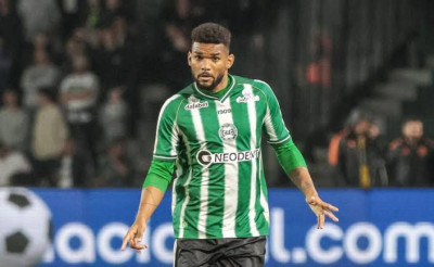 Zagueiro que estava na Arábia está de volta ao Coritiba