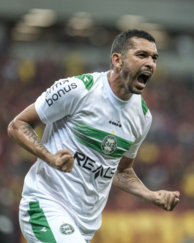 Vitória na raça!