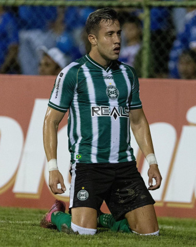 Vivendo bom momento, Frizzo desfalca o Coritiba contra o Goiás