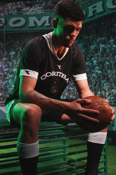 Coritiba lança novo uniforme