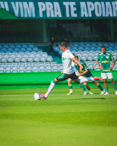 Em partida movimentada no Couto, Coxa perde para o Palmeiras