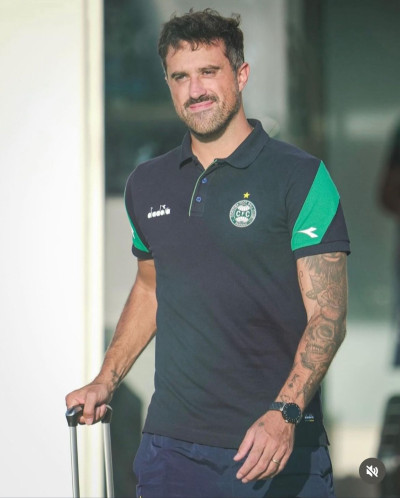 Dúvidas para o confronto decisivo contra o Vila Nova