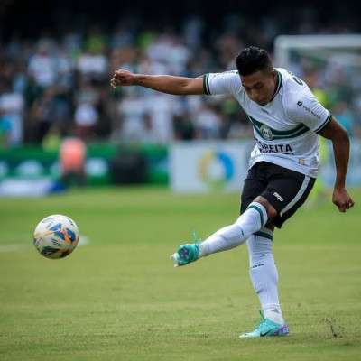 Sebastian Gómez desfalca o Coritiba contra o Mirassol