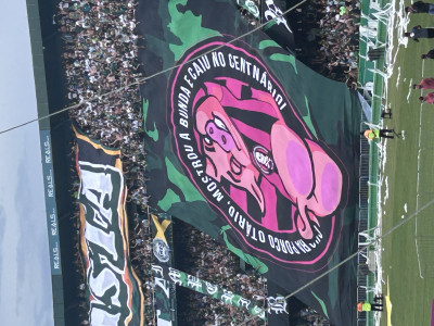 Faltou futebol, sobrou pancadaria!
