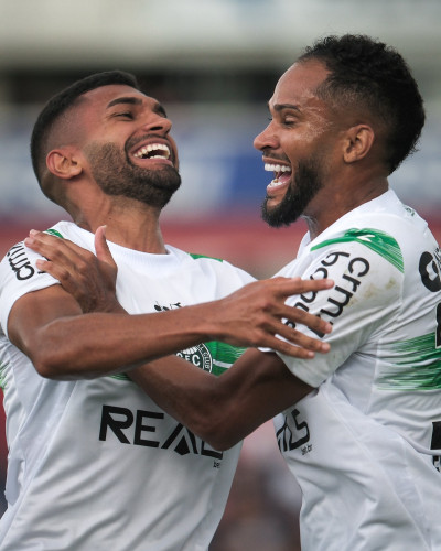 Coritiba vence o Paraná e termina em terceiro a primeira fase