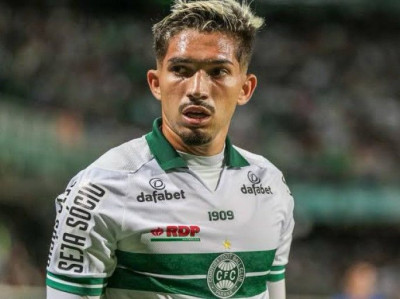 Andrey rescinde contrato e não é mais jogador do Coritiba