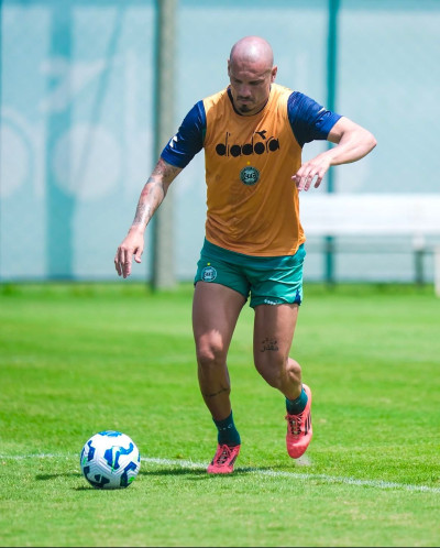 Maicon volta a treinar e pode reforçar o Coritiba contra o Ceilândia