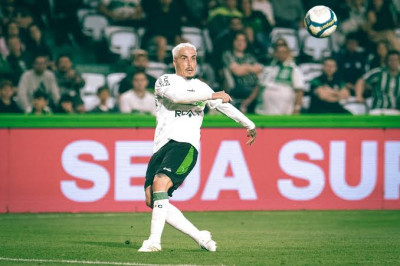Coritiba deve recorrer ao STJD para ter jogadores punidos no Atletiba contra o Maringá