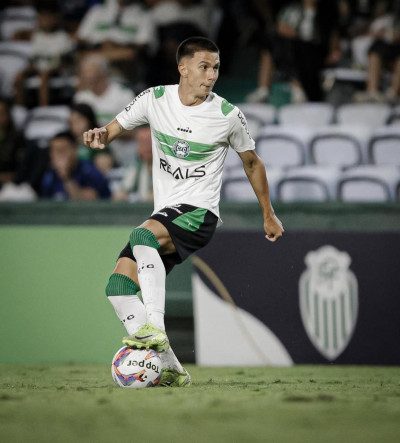 João Almeida volta a treinar e pode ser novidade contra a Chapecoense