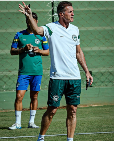 Em primeiro na classificação, Goiás quer fazer gordura
